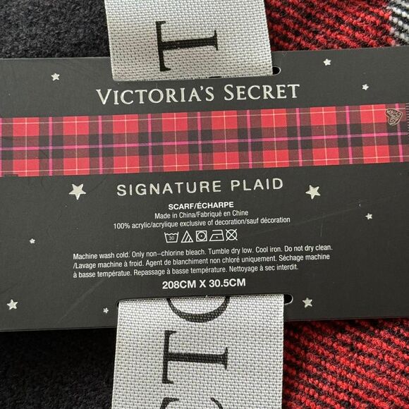 Victoria's Secret Winter Angel signature plaid scarf - new with tags. - Picture 4 of 6
